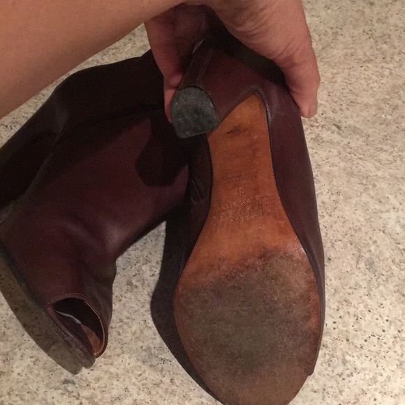 MAISON MARTIN MARGIELLA real leather made in Italy brown peep toe bootie… - Picture 8 of 11